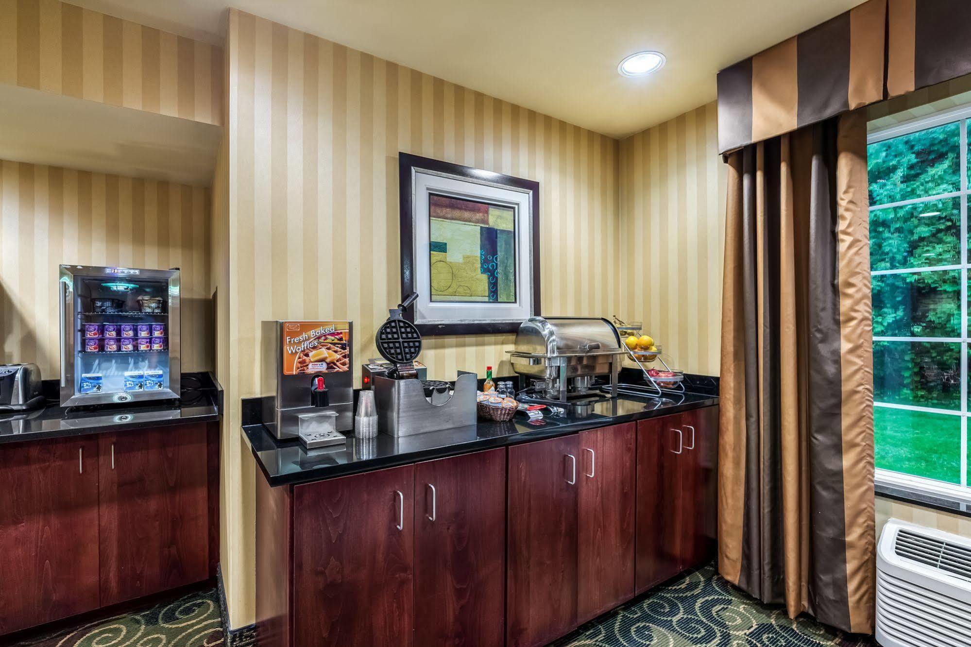 Cobblestone Inn & Suites - Vinton, Ia Ngoại thất bức ảnh
